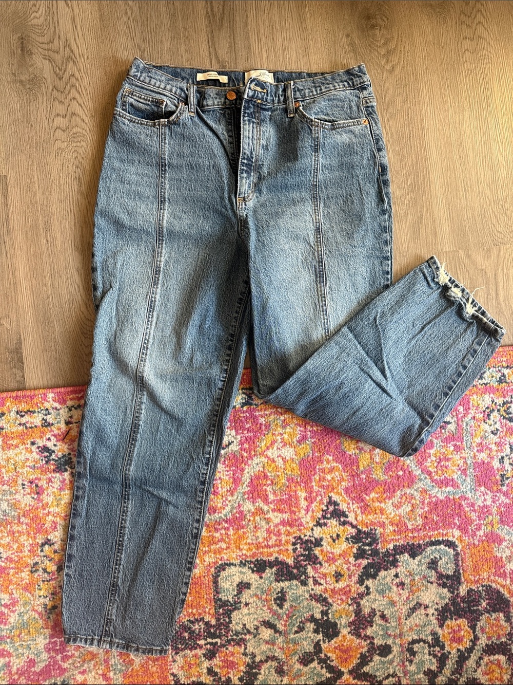 Universal Thread Straight-Leg Mid Blue Denim Jeans with Front Seams
